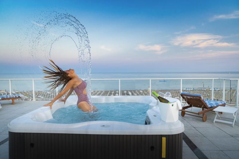 Hydro bath